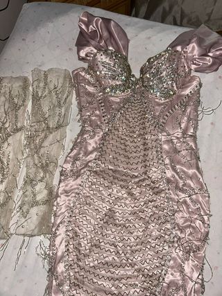 Vestido de fiesta rosa y plateado