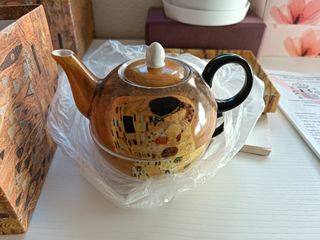 Tetera de cerámica con diseño Klimt
