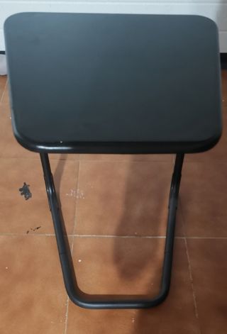 Mesa auxiliar negra metálica