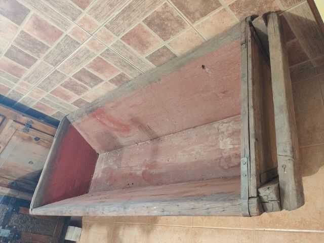 Artesa antigua grande de castaño y roble