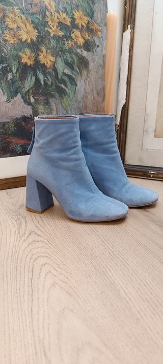 Botin de piel en color azul de la marca GLO