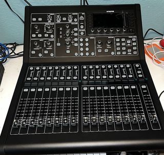 Midas M32R Mesa de Mezclas Digital