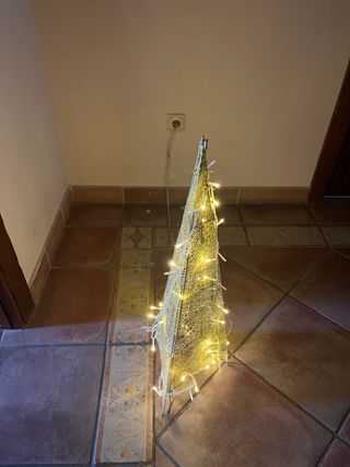 Árbol de Navidad Dorado con Luces LED