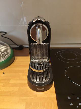 Cafetera Delonghi Negra