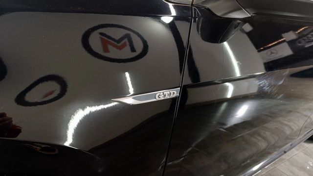 Volkswagen Golf GTD 2.0 TDI 184CV DSG BMT Levas - 257.000Km