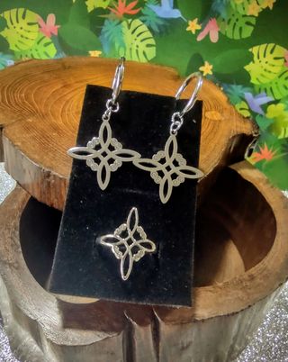 Conjunto acero Nudo de Bruja: Pendientes y Anillo