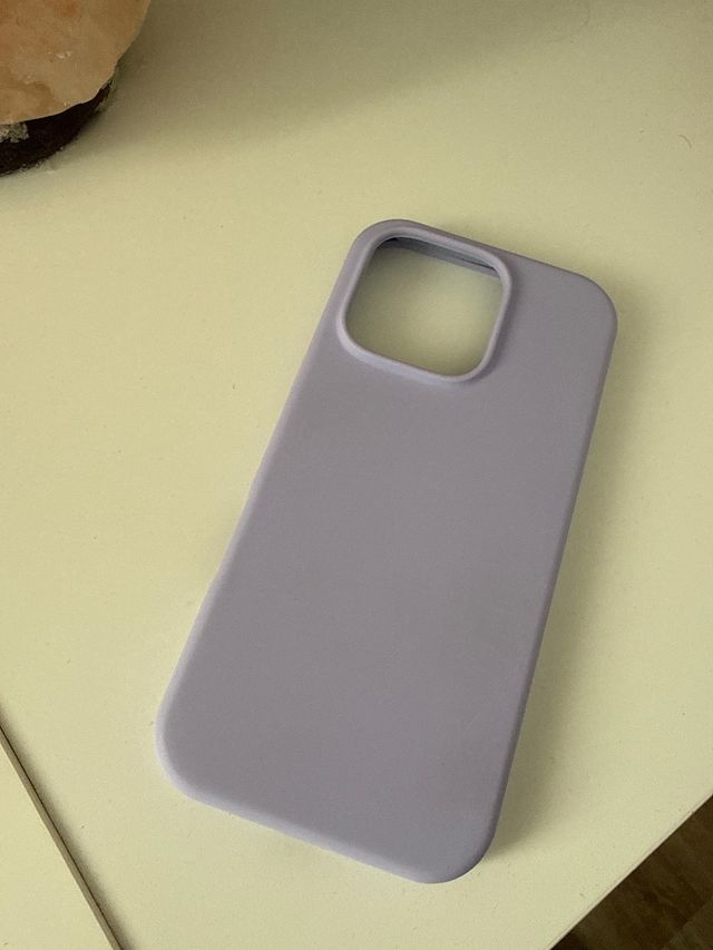 Funda iPhone 16 Pro lila
