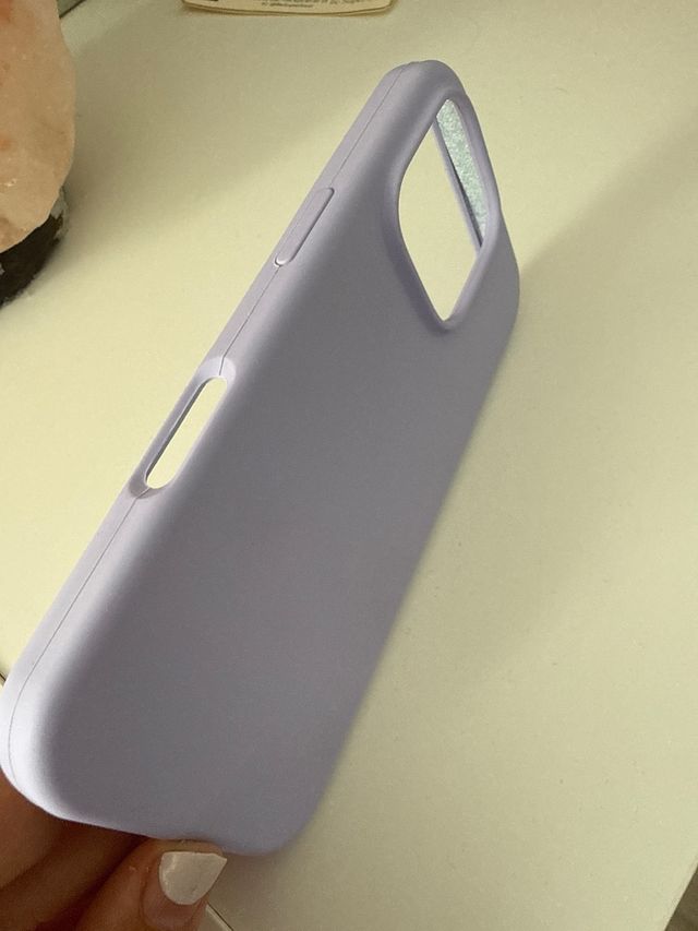 Funda iPhone 16 Pro lila