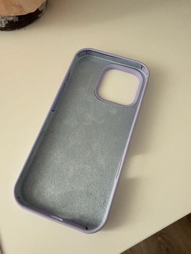 Funda iPhone 16 Pro lila