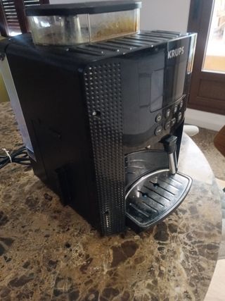 Cafetera Krups Super Automática, con avería.