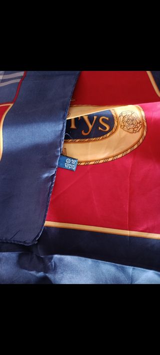 Pañuelo de seda Burberry's estilo inglés