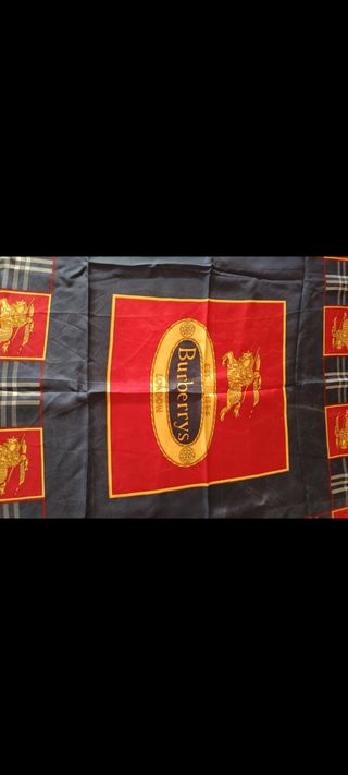Pañuelo de seda Burberry's estilo inglés