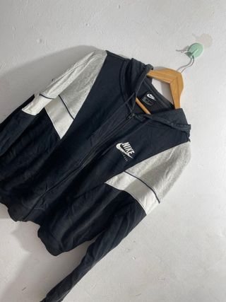 ¡¡OFERTA!! Talla M Chaqueta Nike Negra 