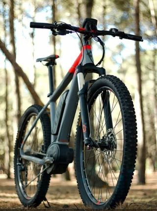 Bicicleta Eléctrica Cube Gris/Naranja. Talla M/L