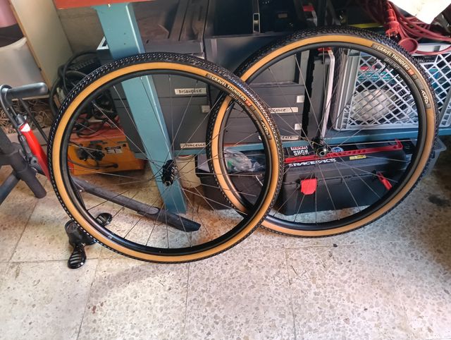 Ruedas Hunt Gravel Race Microspline