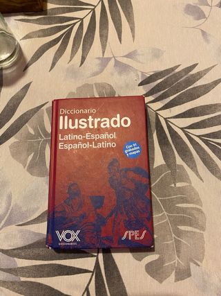 Diccionario Ilustrado Latín. Latino-Español/ Es...