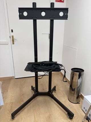 Soporte TV con ruedas para pantallas de 32