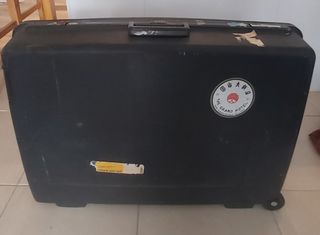 Delsey suitcase
Maleta Delsey