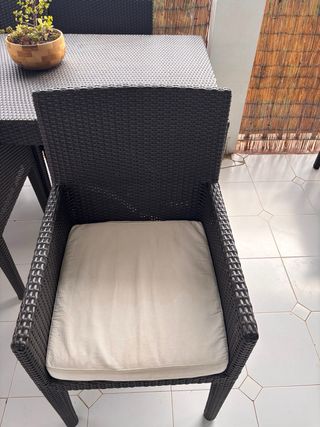 Mesa de exterior con 6 sillas 