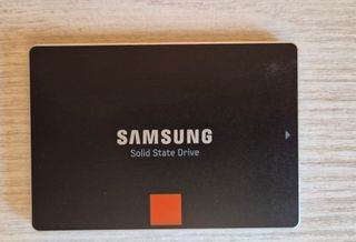 Samsung SSD 840 Pro 256GB + supporto ocz