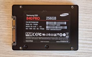 Samsung SSD 840 Pro 256GB + supporto ocz