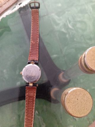 Reloj Omax Negro y Dorado
