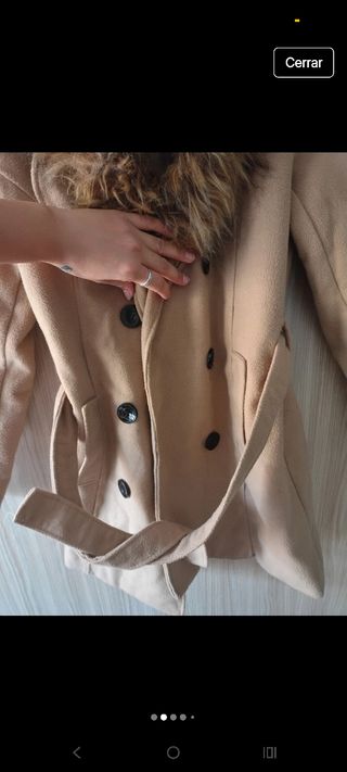 Abrigo de mujer con cuello de pelo