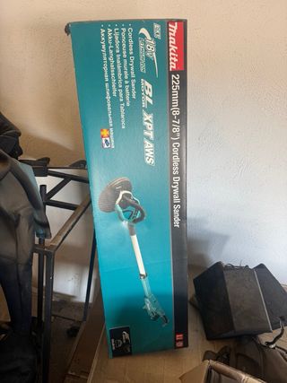 Makita Lijadora Pared Inalámbrica 225mm DSL801ZU