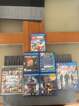 PACCHETTO DI 4 GIOCHI: 3 PS Vita e 1 PS3