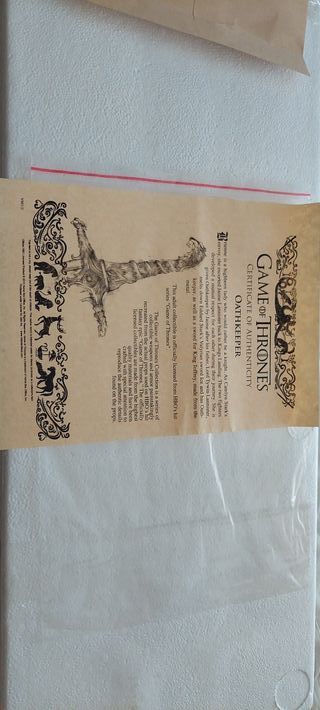 Espada oficial Guardajuramentos (Oathkeeper)