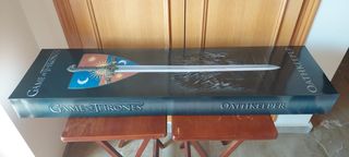 Espada oficial Guardajuramentos (Oathkeeper)