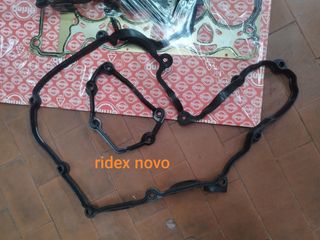 BMW Serie 3 2007 cylinder head cover
