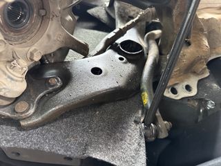 BRAZO SUSPENSION DELANTERO DERECHO TOYOTA AURIS (E18)