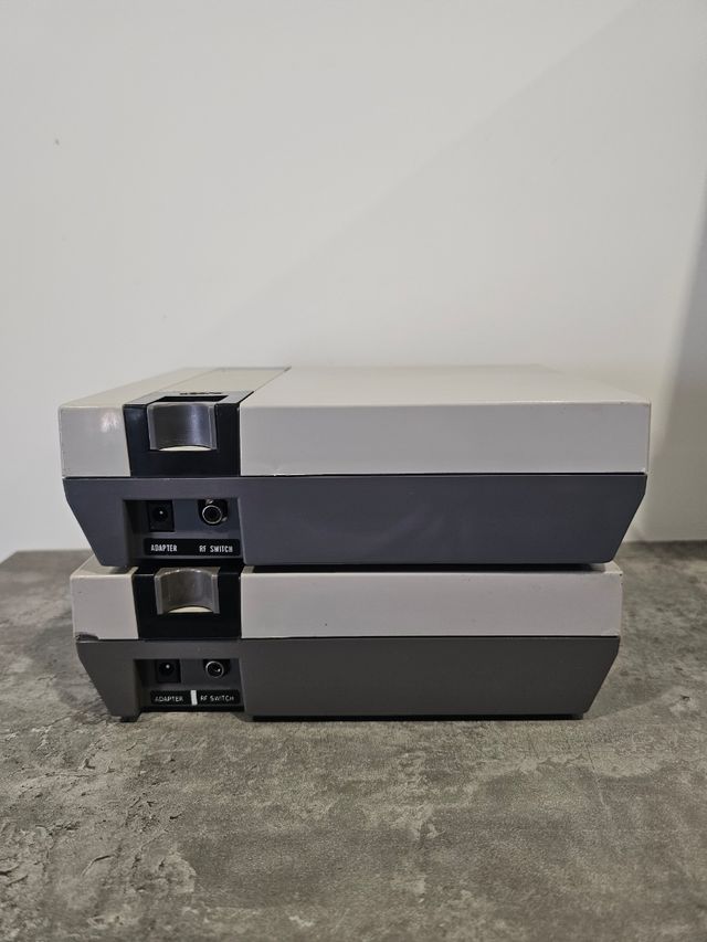 Nintendo NES Console Clássica Cinza