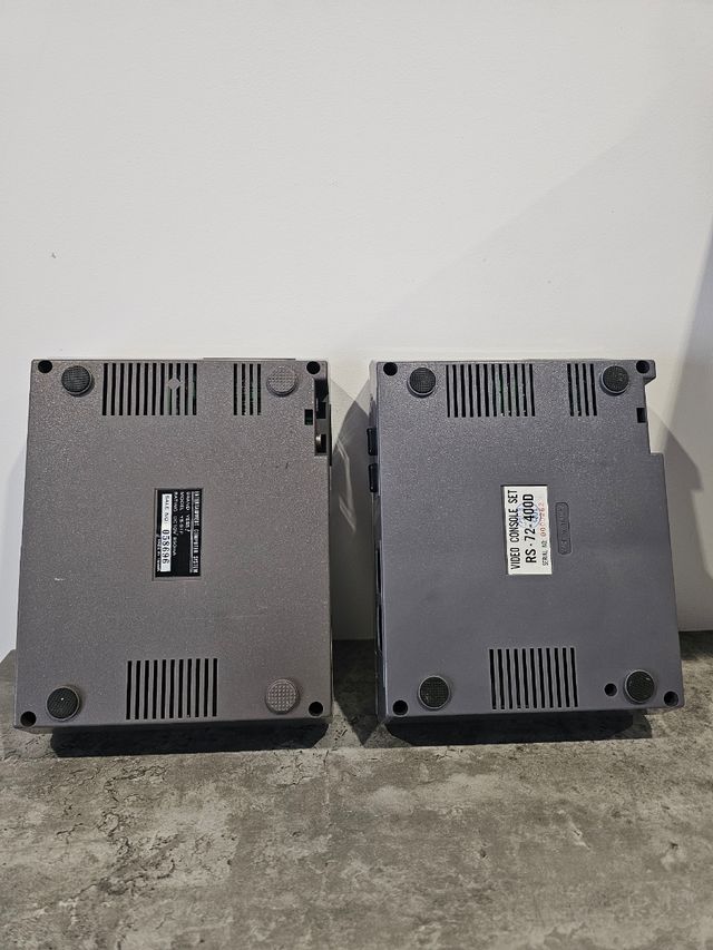 Nintendo NES Console Clássica Cinza