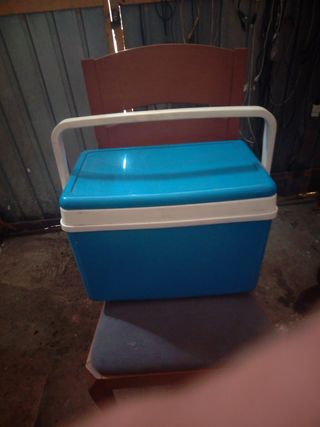 Nevera azul y blanca 