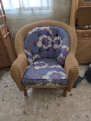 Sillón de Rattan con Cojín Floral
