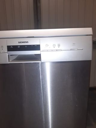 Lavavajillas Siemens Acero  tres bandejas 