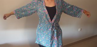 kimono  con cinturon M Amook and silk