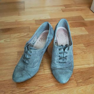 Zapatos cuña ante gris T.37