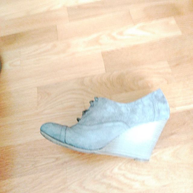 Zapatos cuña ante gris T.37