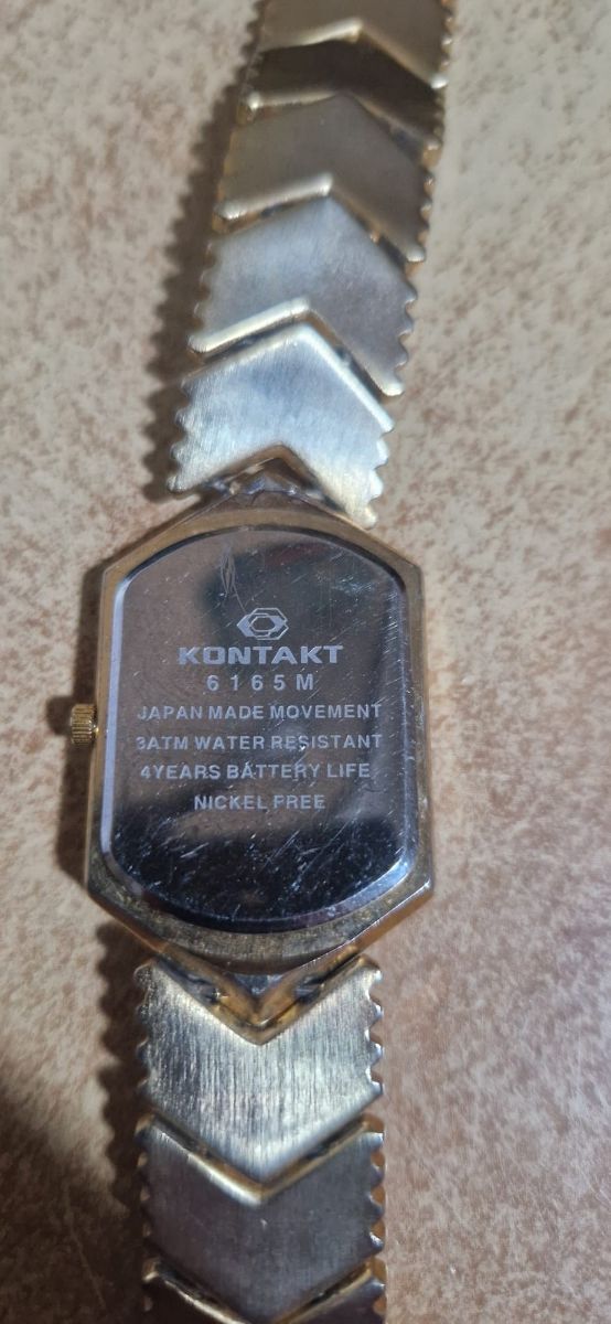 Reloj de pulsera KONTAKT dorado