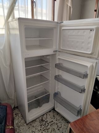 Nevera blanca
