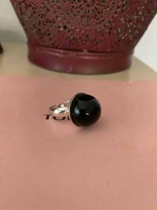 Anillo Tous bola negra y plata de ley
