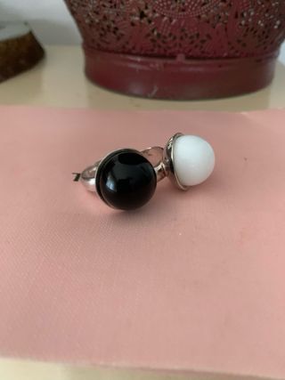 Anillo Tous bola negra y plata de ley