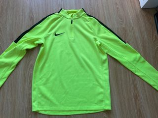 Sudadera deportiva Nike verde