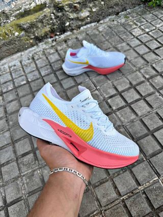 Zapatillas Nike ZoomX Mujer Blancas y Rosas