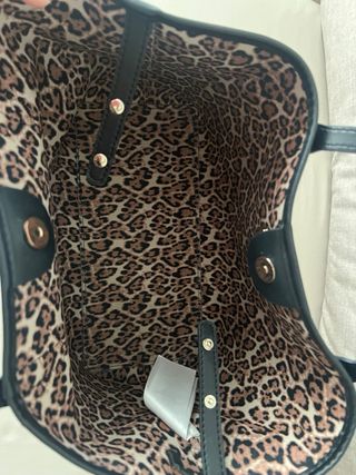 Bolso Guess Negro con Rayas
