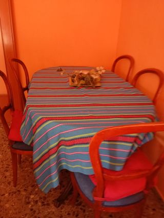 Mesa y Sillas Comedor
