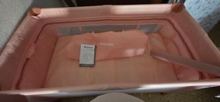 Cuna de viaje para bebé color rosa pastel